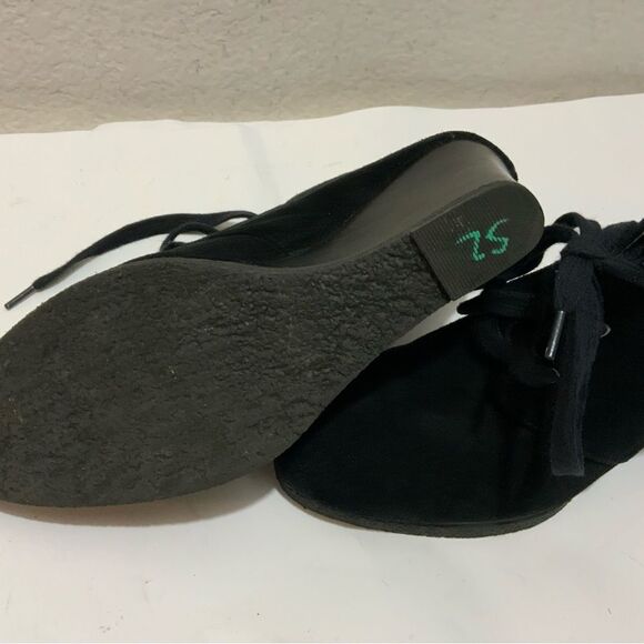 Tesori Black Wedge Marissa Bootie Suede Non Slip Rubber Sole Lace Up Boot Sz 8.5 - Picture 6 of 10